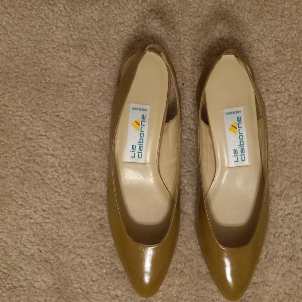 Liz Claiborne Women’s Brisbane Sage Colored, sling back heels, size 8